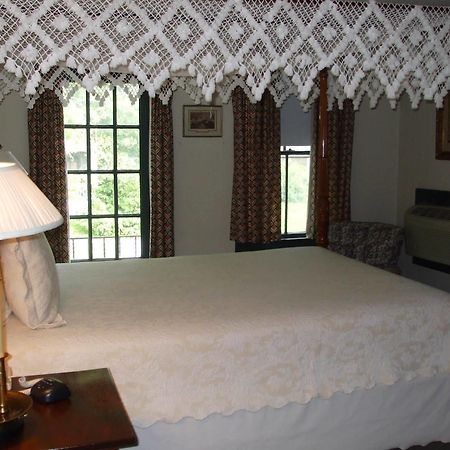 Wayside Inn Middletown Dış mekan fotoğraf