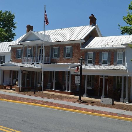 Wayside Inn Middletown Dış mekan fotoğraf