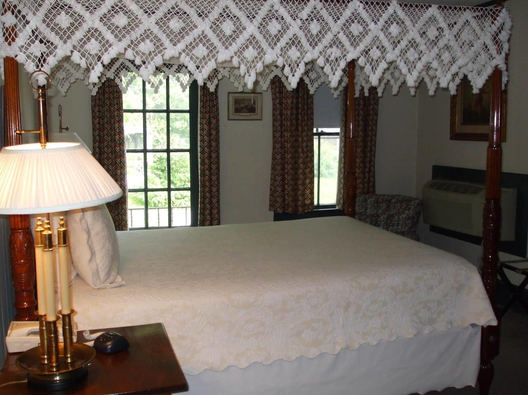 Wayside Inn Middletown Dış mekan fotoğraf