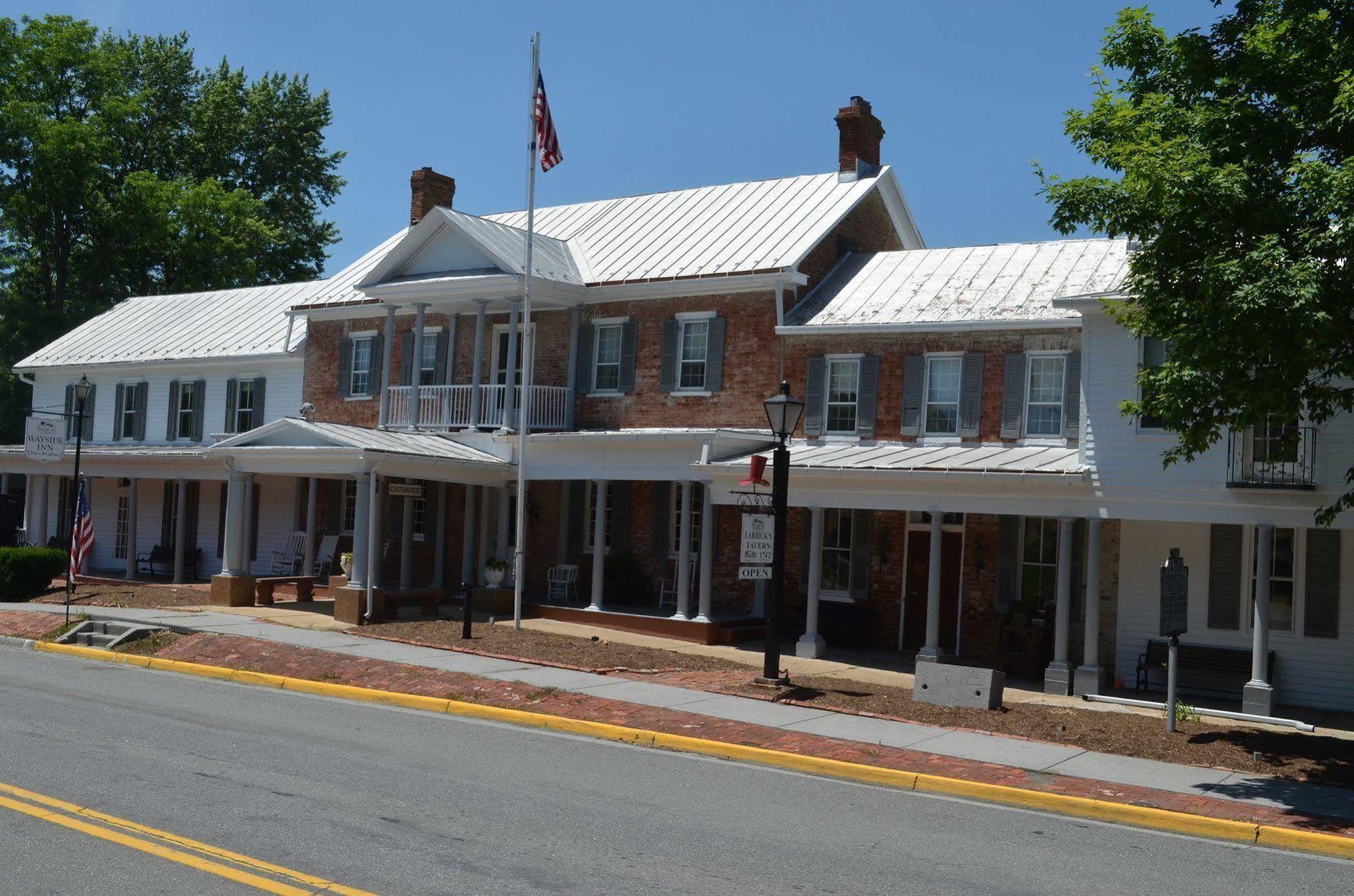 Wayside Inn Middletown Dış mekan fotoğraf